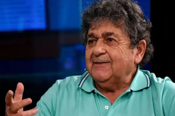 “No hay vuelta atrás”: tristeza en el espectáculo por lo que confirmó el cantante Cacho Deicas a sus 73 años
